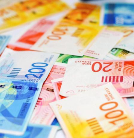 انخفاض ملحوظ على أسعار صرف العملات 