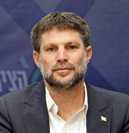 سموتريتش يهدد البنوك الإسرائيلية: إلغاء المزايا سيضاعف الضريبة