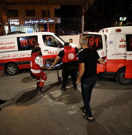 إصابات بالاختناق خلال اقتحام الاحتلال بلدة بيت أمر شمال الخليل