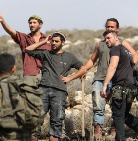 إصابة مُسن ونجله باعتداء مستوطنين عليهما بالضرب جنوب الخليل