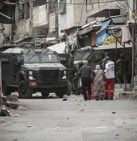 الاحتلال يعتقل ثلاثة شبان من عزون شرق قلقيلية