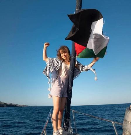 سفينة "مادلين" تقترب من غزة وسط تأهب إسرائيلي.. من أبرز الناشطين على متنها؟