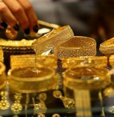 تراجع أسعار الذهب بعد تسجيله مستوى قياسيا
