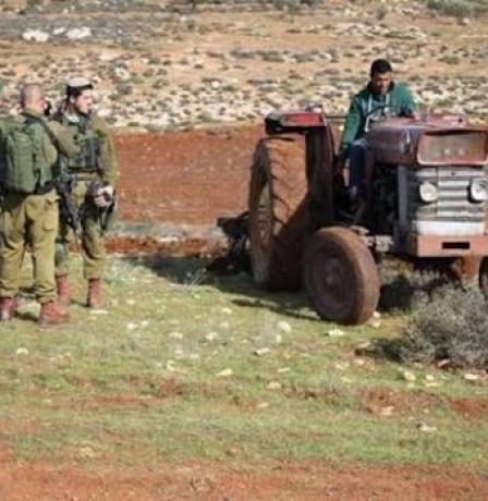 الاحتلال يستولي على جرار زراعي شرق قلقيلية