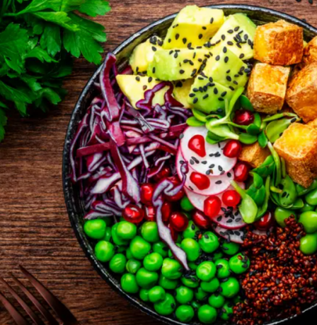 الخضروات قبل البروتين والنشويات.. حقيقة أم ترند؟