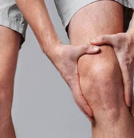 خشونة الركبة: أسبابها وطرق الوقاية والعلاج مع طبيب الأسرة د. سمير شماسنة