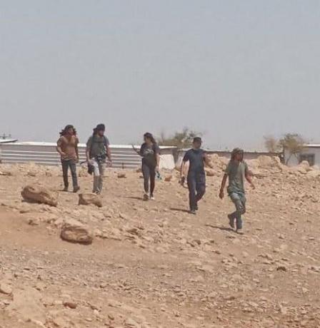 مستوطنون يجبرون 15 عائلة في تجمع شلال العوجا على الرحيل