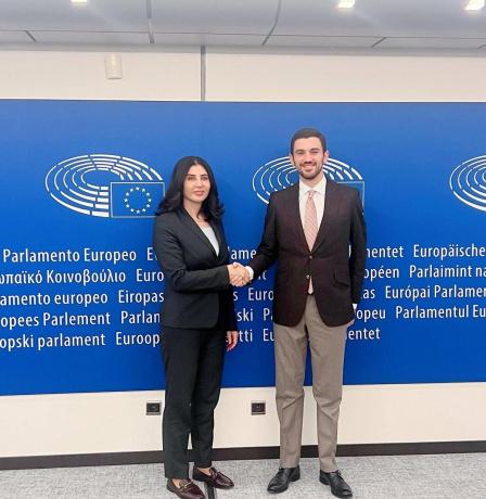 السفيرة أمل جادو تجمتع مع عضو البرلمان الأوروبي " البرتغالي سبستياو بوغالو"