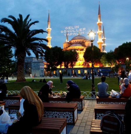 موعد شهر رمضان 2026 في تركيا