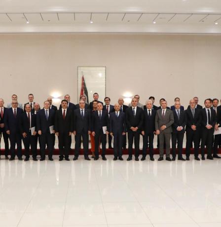 الشيخ يعقد اجتماعاً موسعاً مع سفراء دول عربية وغربية وبعثات دولية لبحث التصعيد الإسرائيلي