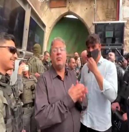 بن غفير يقتحم محيط المسجد الأقصى في الجمعة الأولى من رمضان