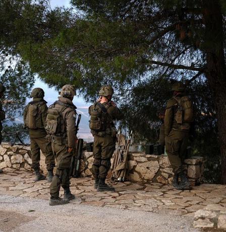 اشتباكات عنيفة في بنت جبيل وغارات مكثفة جنوب لبنان... محادثات مرتقبة الخميس