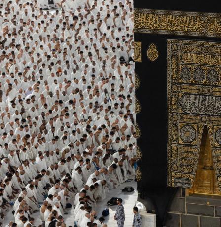 دعاء القنوت في الحرم المكي مكتوب كامل ليلة القدر 2026.. نص دعاء التهجد من المسجد الحرام (استمع)