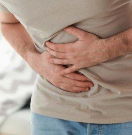 أخصائية تغذية تقدّم نصائح ذهبية للوقاية من التلبك المعوي خلال العيد