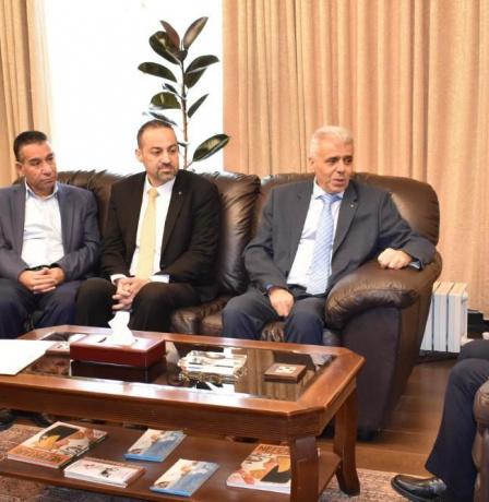 برهم يبحث مع السفير المصري ترتيبات عقد امتحان الثانوية العامة لطلبة غزة المتواجدين في مصر