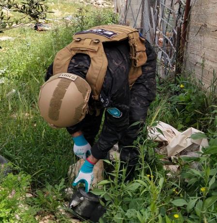 الشرطة تتعامل مع شظايا صاروخية في سلفيت