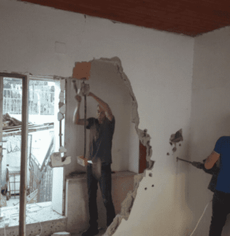 الاحتلال يجبر مقدسيًا على هدم منزله ذاتيًا في سلوان