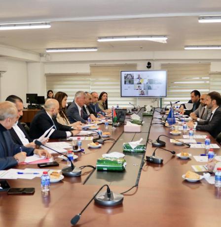 وزارتا الصناعة والعمل تقودان مبادرة لدعم التشغيل وتعافي القطاع الصناعي