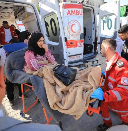 غزة: مغادرة 126 مريضا ومرافقا عبر معبر رفح لتلقي العلاج