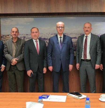 إدارة البنك الإسلامي العربي تزور جامعة النجاح الوطنية وتبحث سبل تعزيز التعاون المشترك