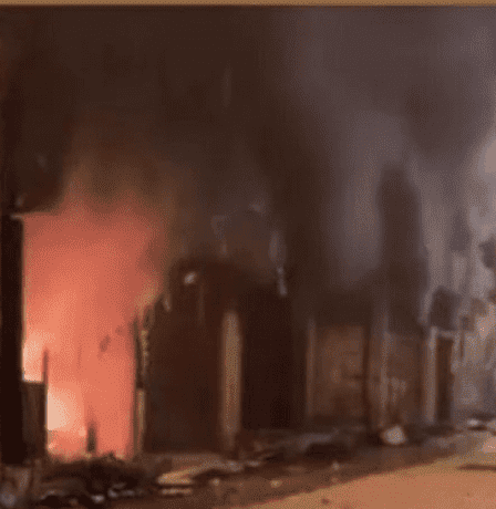 خاص| هدنة 10 أيام في بيت أمر بعد خسائر فادحة.. شجار عائلي يحرق المنازل ويشلّ الحياة!