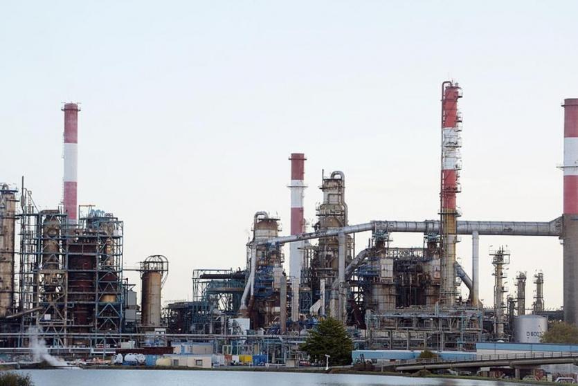 اعصار "إرما" يضرب النفط