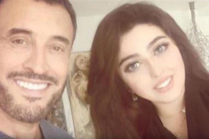 الفنان كاظم الساهر مع فتاة تدعى سارة