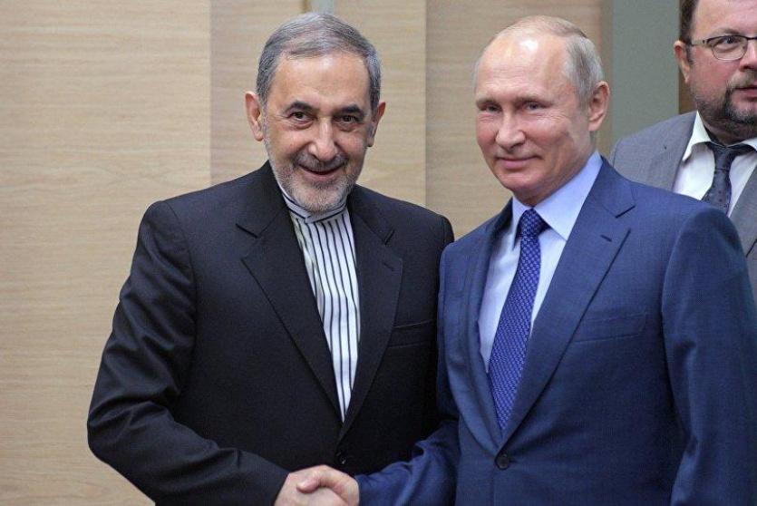 علي أكبر ولايتي يلتقي الرئيس الروسي 