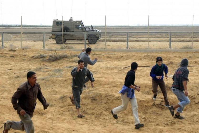  الاحتلال يعتقل فلسطينيا تسلّل من غزة ويُعيده لاحقًا