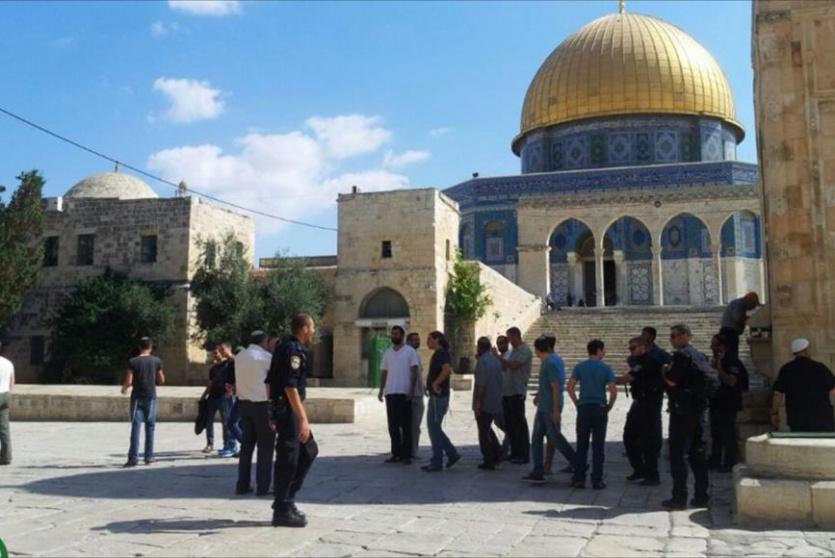 مستوطنون خلال اقتحامهم الاقصى- ارشيف