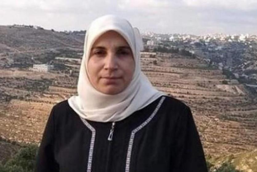 الأسيرة لما خاطر 