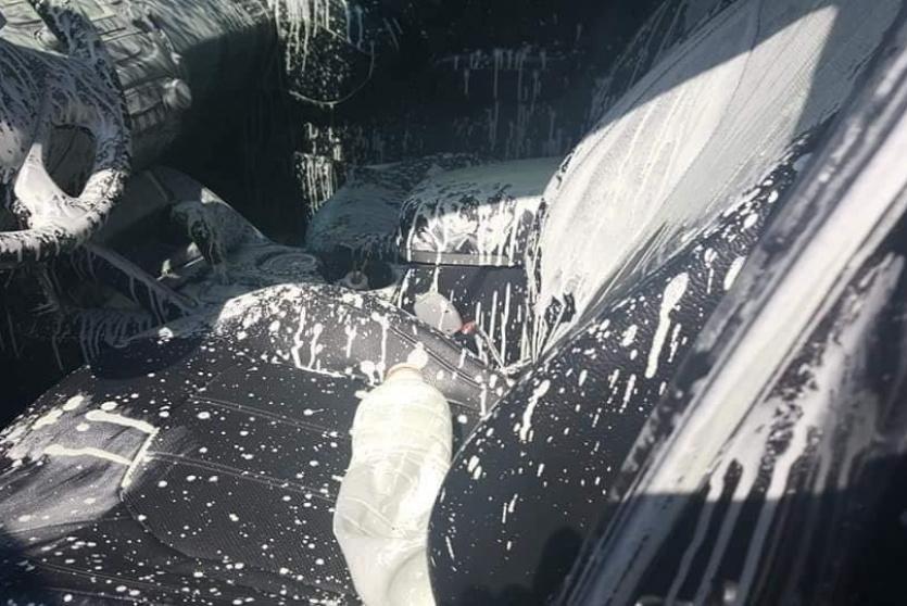 اثار الاعتداء على مركبة احمد حنون