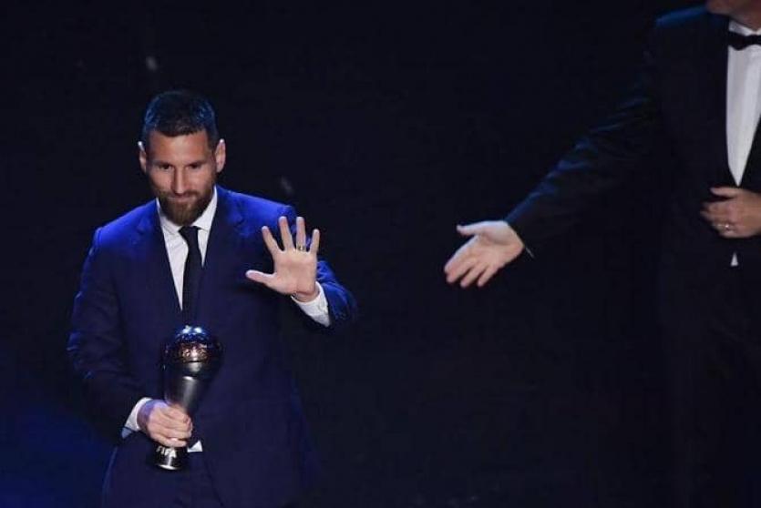 ميسي يفوز بجائزة أفضل لاعب في العالم