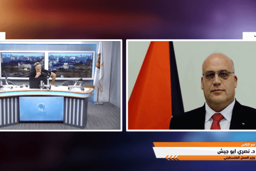 وزير العمل خلال حديثه في برنامج مع الناس