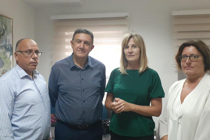 العمري يطلع ممثلة النرويج على مستجدات الأزمة مع شركة الكهرباء الإسرائيلية