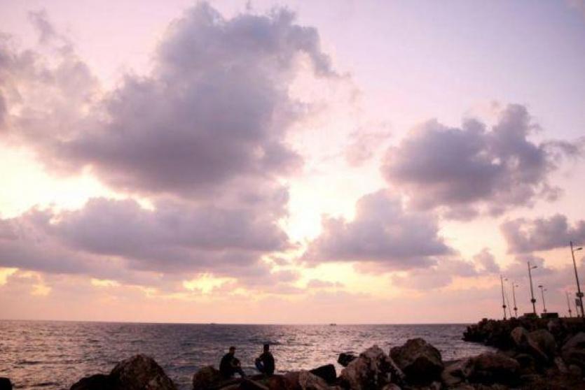 أجواء غائمة جزئيا