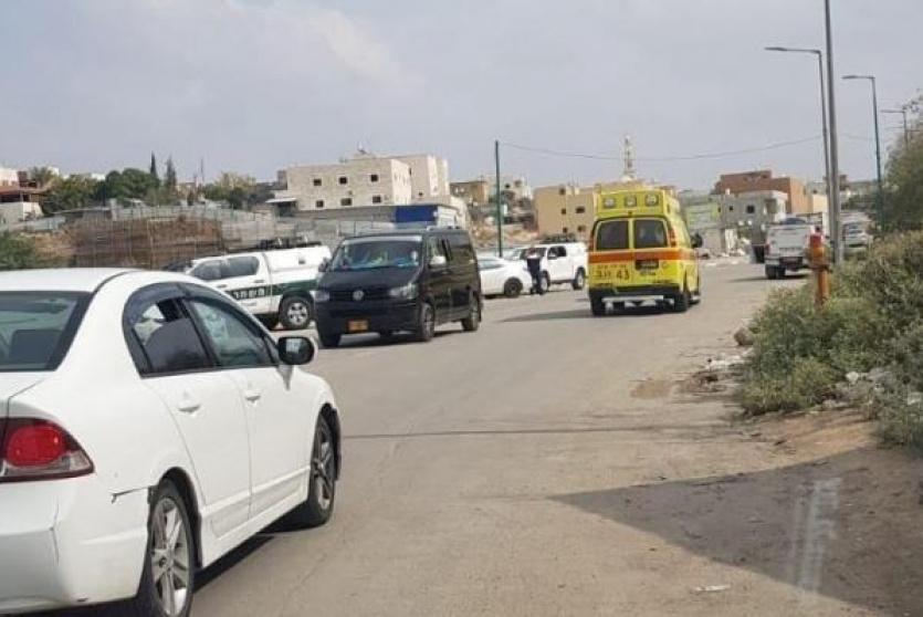 مركبة اسعاف في الداخل