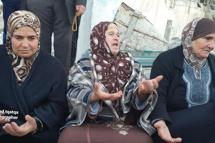 قوات الاحتلال تهدم عددا من المنازل في بيت كاحل بمحافظة الخليل