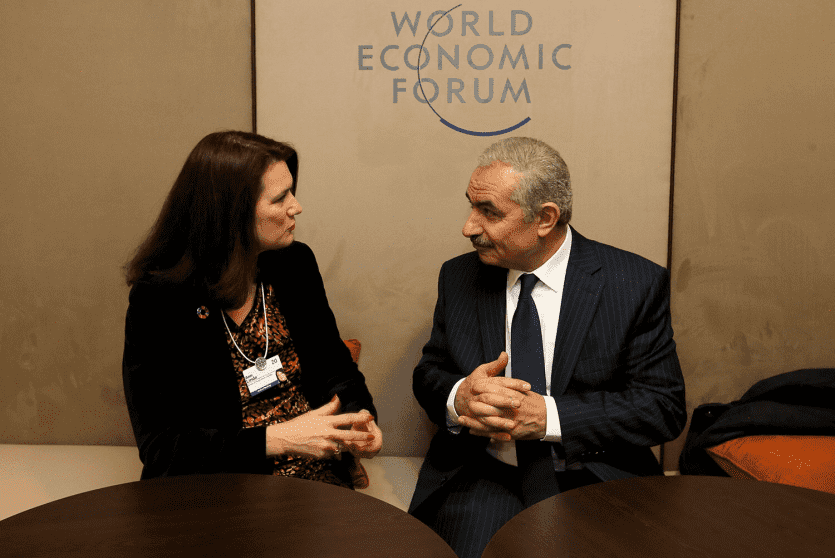 د محمد اشتية مع وزيرة خارجية السويد