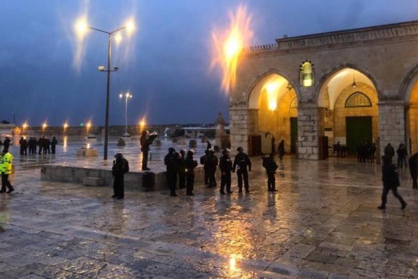 اقتحام قوات الاحتلال للاقصى فجرا
