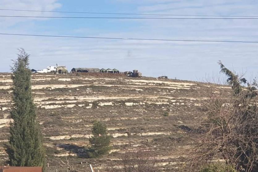 الخيم التي نصبها الاحتلال 