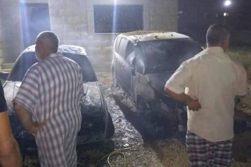 ارشيف- مستوطنون يحرقون مركبتين 