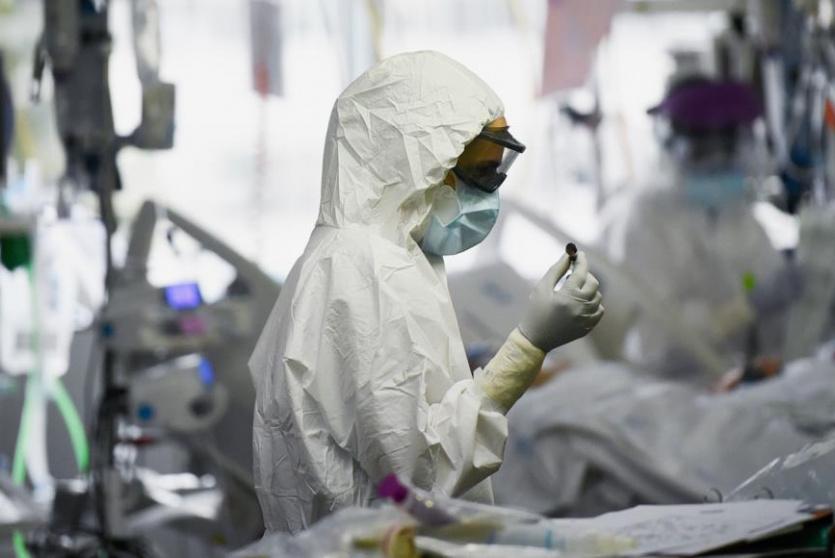 اطباء في مواجهة كورونا 