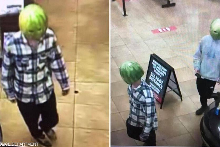 السارقان مرتديان ثمار البطيخ