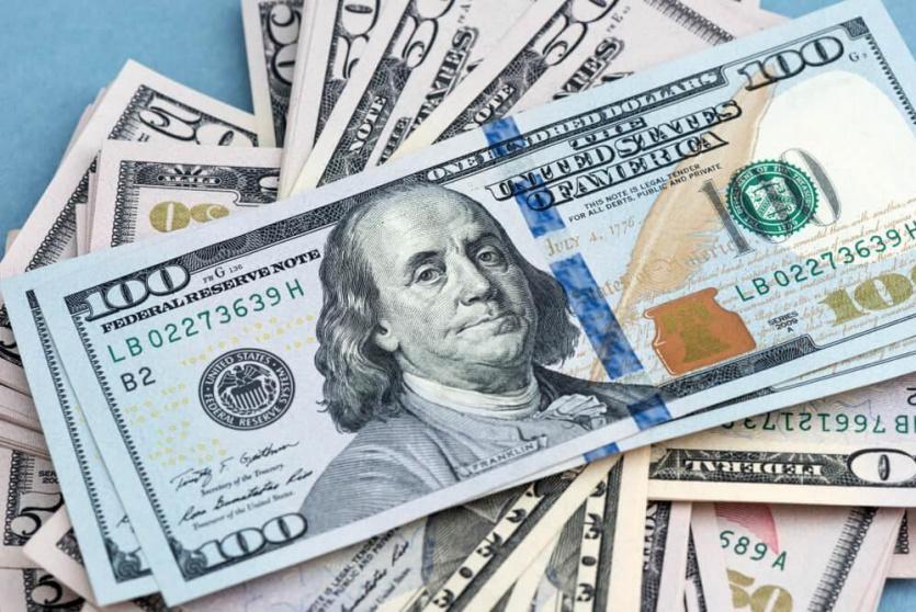 أوراق نقدية من فئة 100 دولار