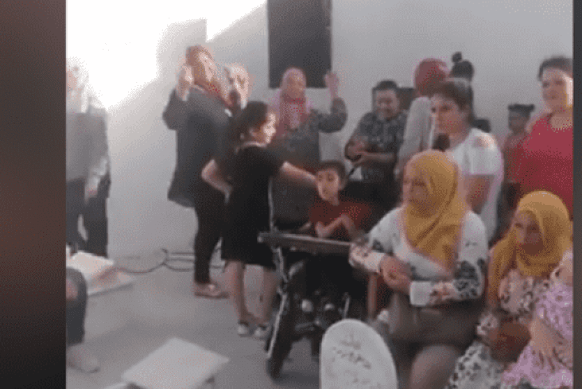 حفل في مقبرة بتونس