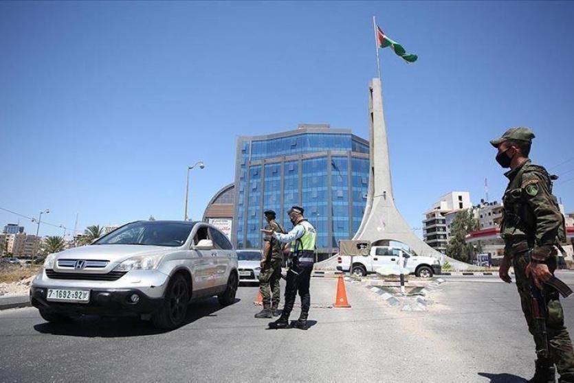 حاجز للامن الفلسطيني