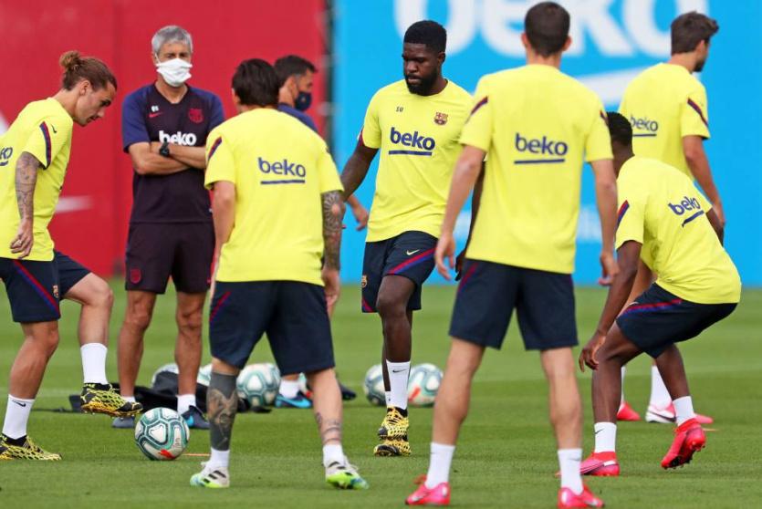 لاعبي برشلونة