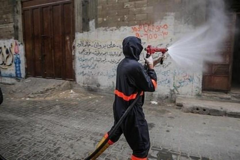 تعقيم الشوارع في غزة 