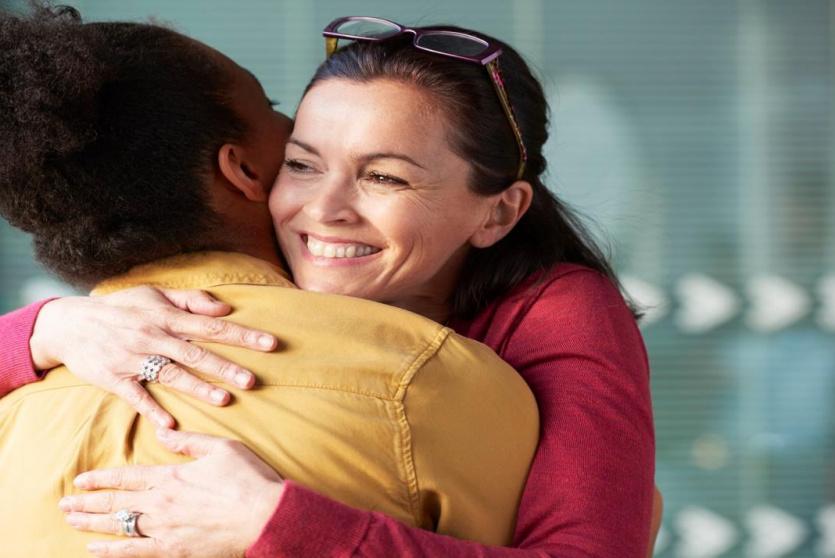 دراسة تحدد موعد السعادة والتعاسة بعمر الإنسان